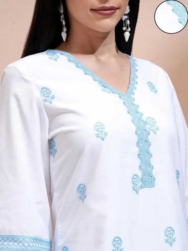 Embroidered Straight Kurta