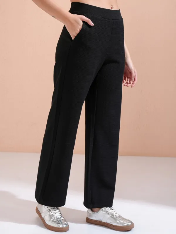 Solid Straight Fit Casual Trouser