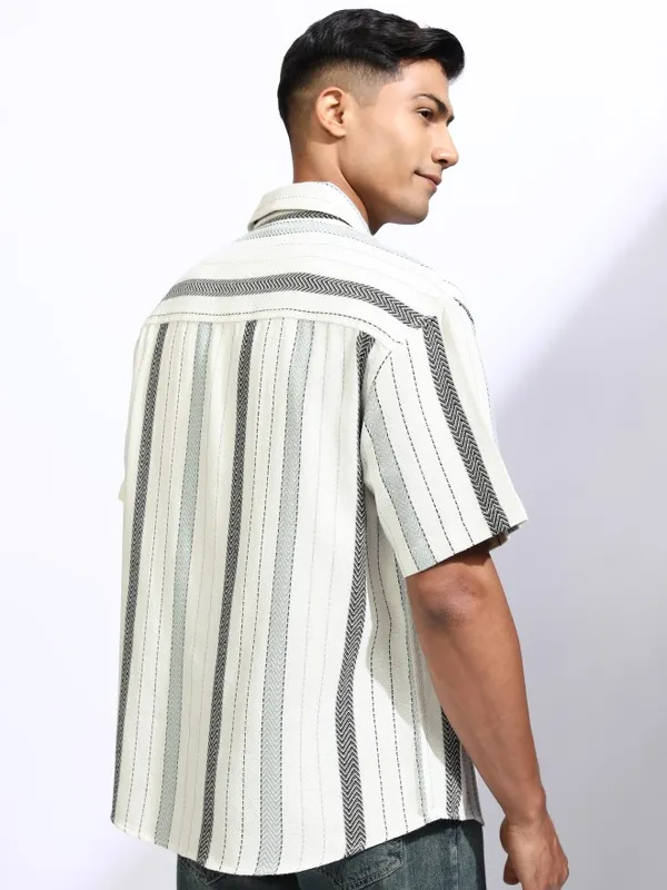 Locomotive Men Off White Striped Oversized Fit Casual Shirt