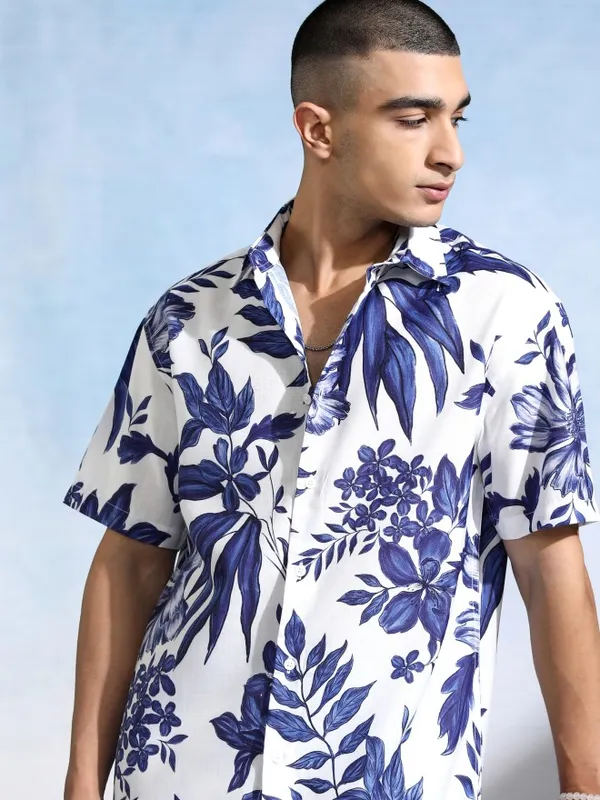 Highlander Men White Printed Relaxed Fit Casual Shirt