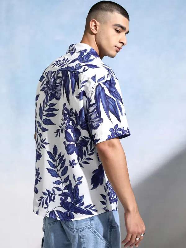 Highlander Men White Printed Relaxed Fit Casual Shirt