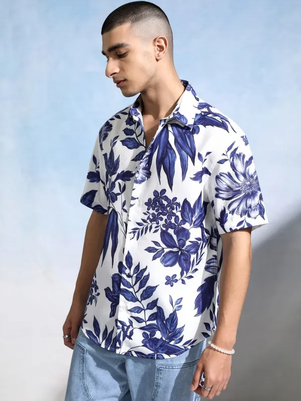 Highlander Men White Printed Relaxed Fit Casual Shirt