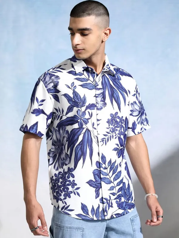 Highlander Men White Printed Relaxed Fit Casual Shirt