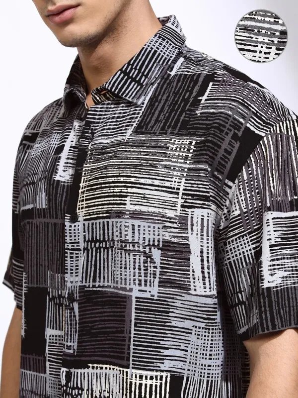 Highlander Men Grey Printed Relaxed Fit Casual Shirt