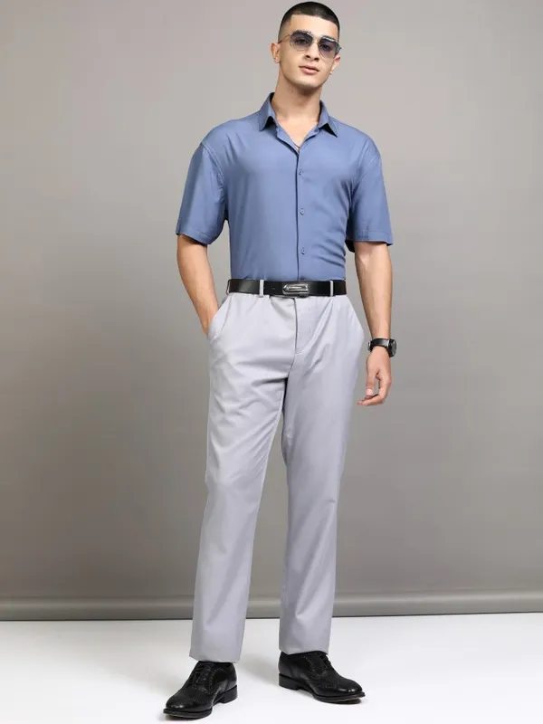 Highlander Men Blue Solid Relaxed Fit Casual Shirt