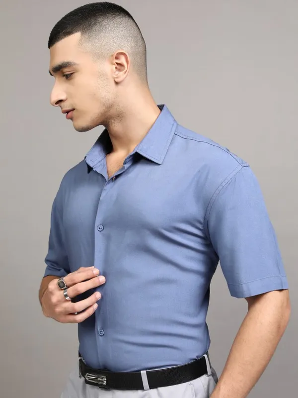 Highlander Men Blue Solid Relaxed Fit Casual Shirt