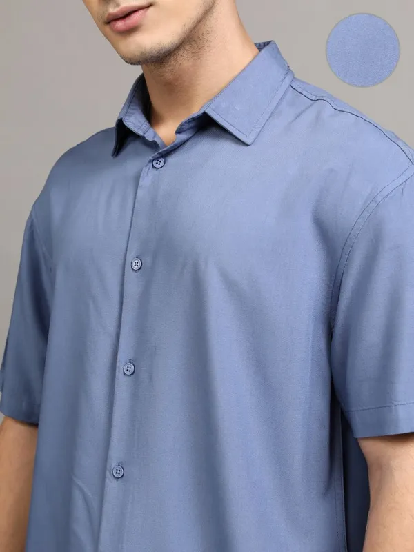 Highlander Men Blue Solid Relaxed Fit Casual Shirt