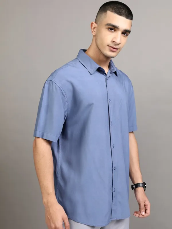 Highlander Men Blue Solid Relaxed Fit Casual Shirt