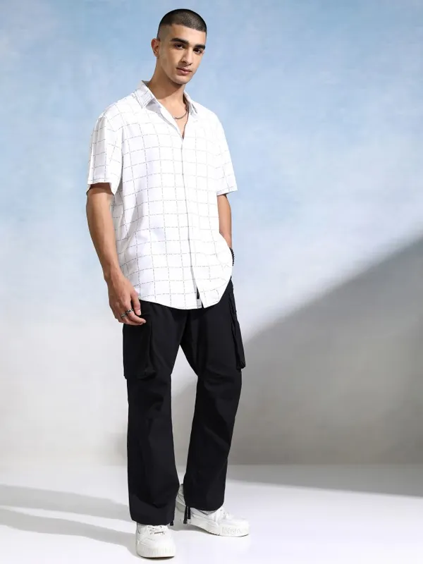 Highlander Men White Checked Relaxed Fit Casual Shirt