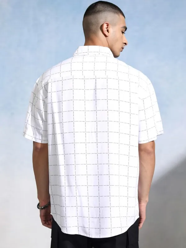 Highlander Men White Checked Relaxed Fit Casual Shirt