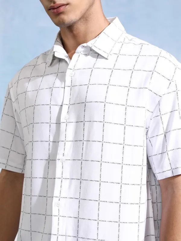 Highlander Men White Checked Relaxed Fit Casual Shirt