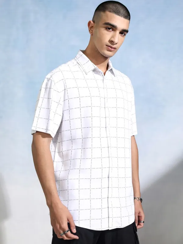 Highlander Men White Checked Relaxed Fit Casual Shirt