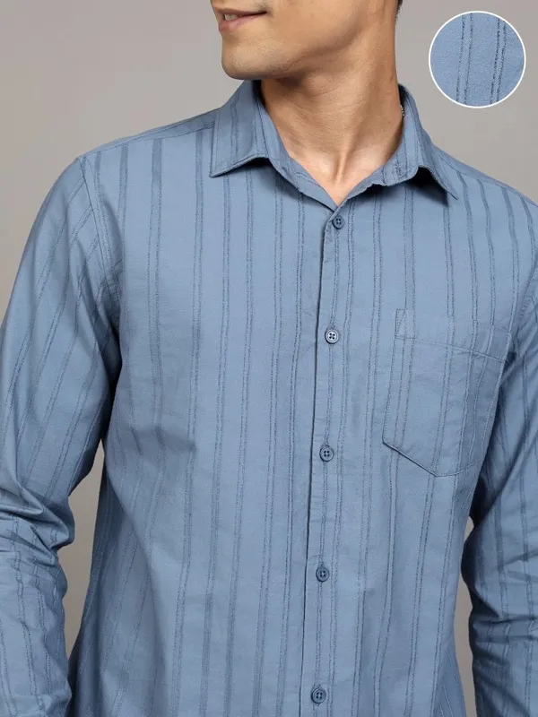 Locomotive Men Blue Striped Regular Fit Casual Shirt