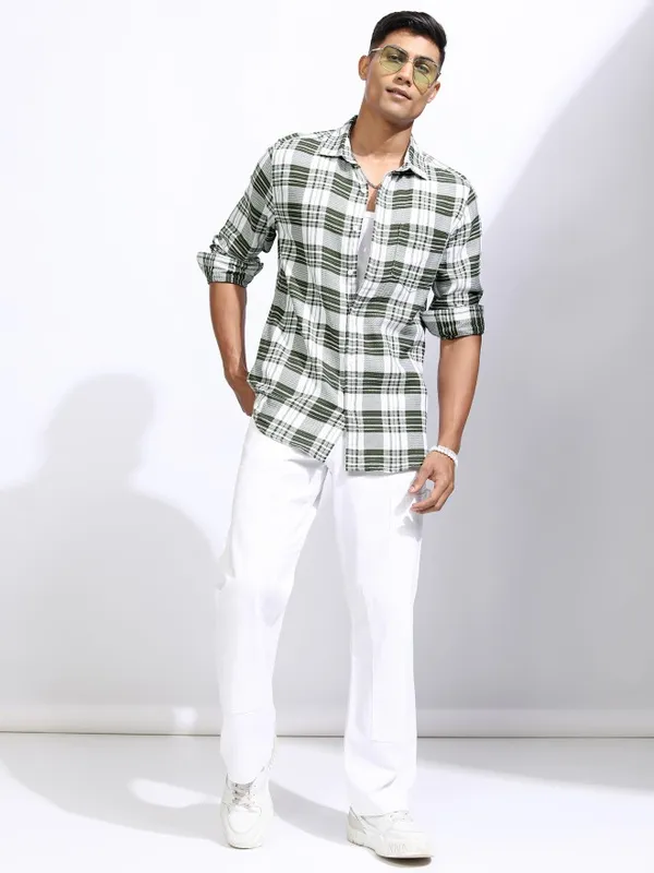 Locomotive Men Olive Checked Regular Fit Casual Shirt
