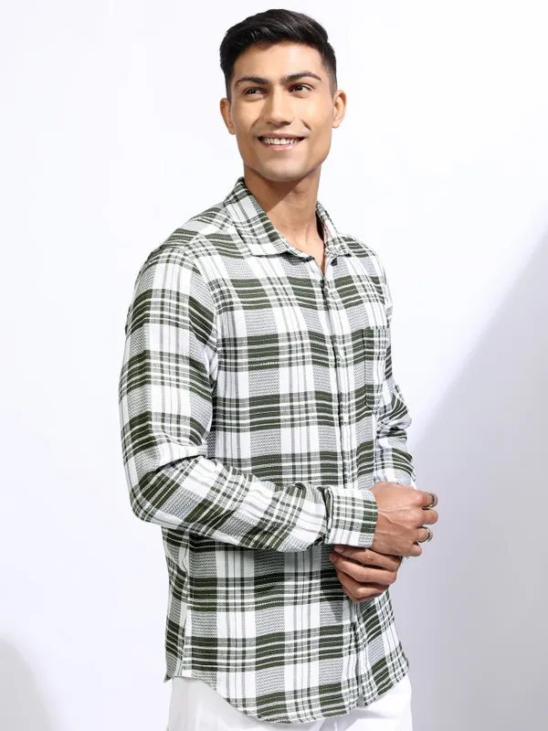 Locomotive Men Olive Checked Regular Fit Casual Shirt