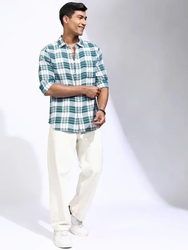 Locomotive Men Teal Checked Relaxed Fit Casual Shirt