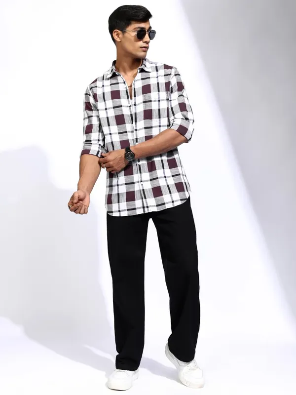 Locomotive Men Maroon Checked Regular Fit Casual Shirt