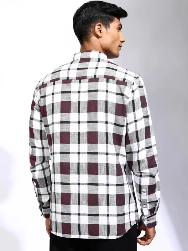Locomotive Men Maroon Checked Regular Fit Casual Shirt