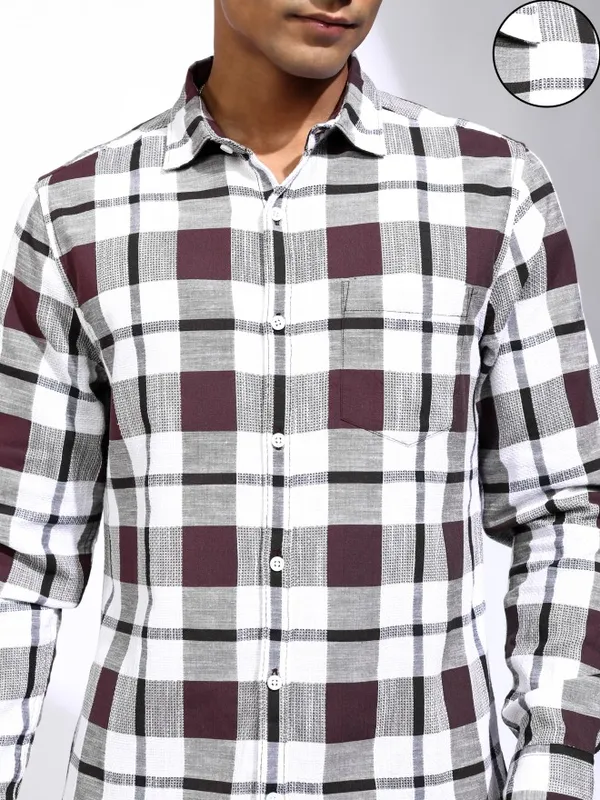 Locomotive Men Maroon Checked Regular Fit Casual Shirt