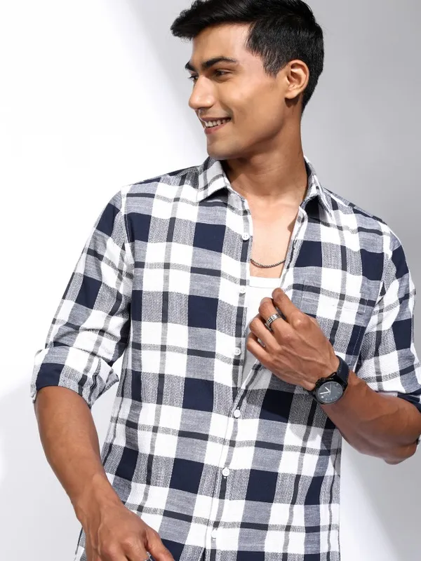 Locomotive Men Blue Checked Regular Fit Casual Shirt