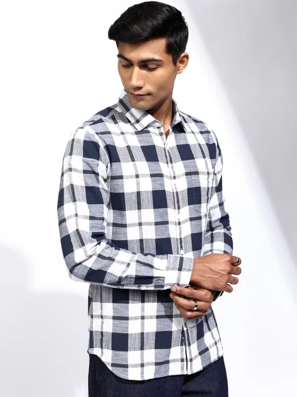 Locomotive Men Blue Checked Regular Fit Casual Shirt