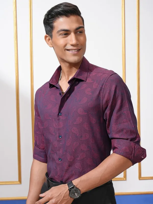 Locomotive Men Purple Printed Regular Fit Casual Shirt