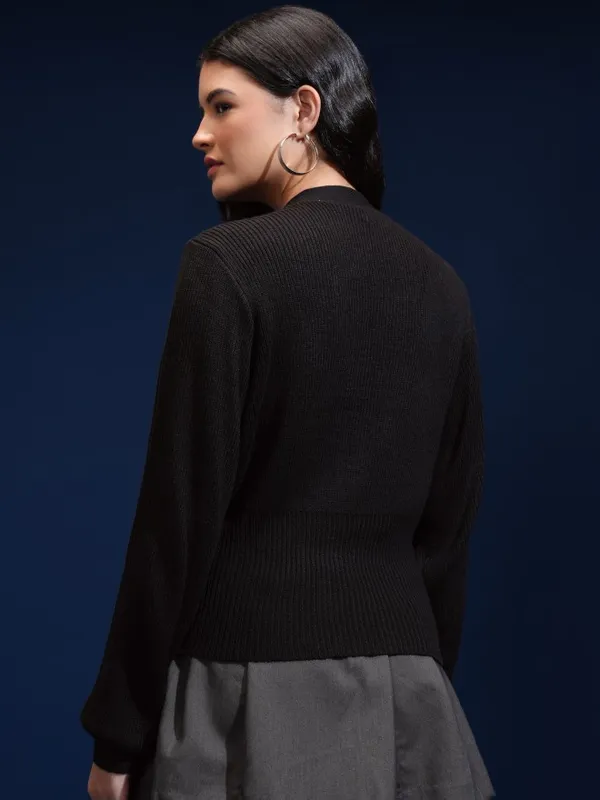 Tokyo Talkies Women Black V-Neck Sweater