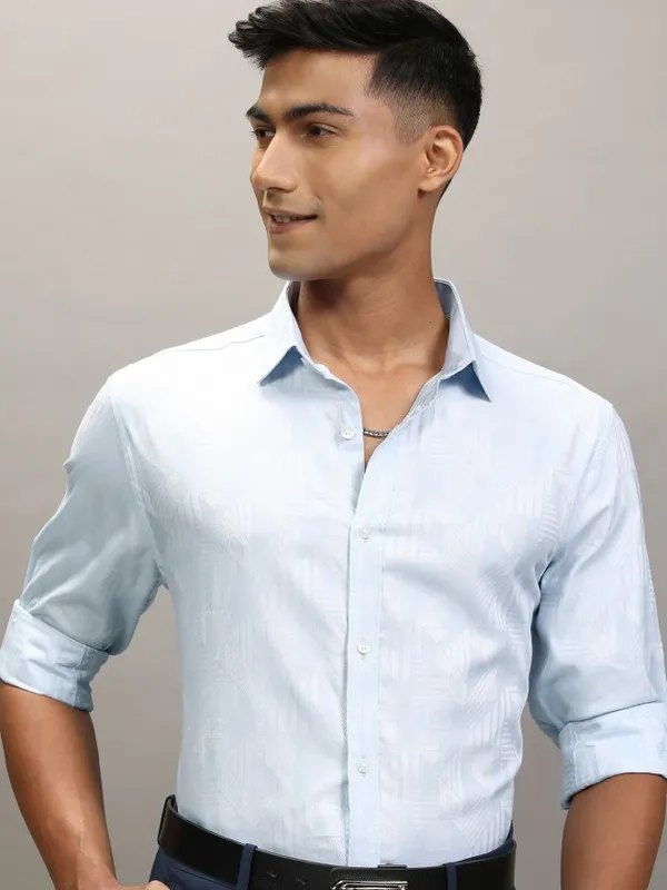 Locomotive Men Blue Textured Slim Fit Casual Shirt