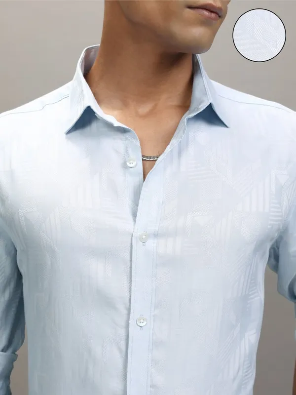 Locomotive Men Blue Textured Slim Fit Casual Shirt