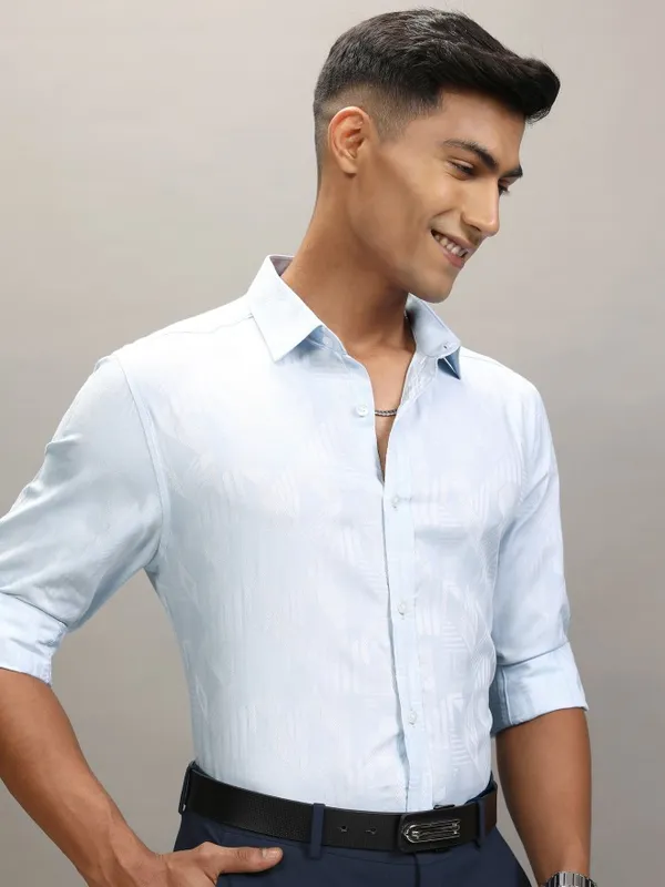 Locomotive Men Blue Textured Slim Fit Casual Shirt