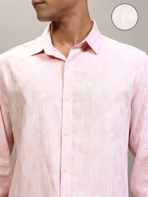 Locomotive Men Pink Textured Slim Fit Casual Shirt