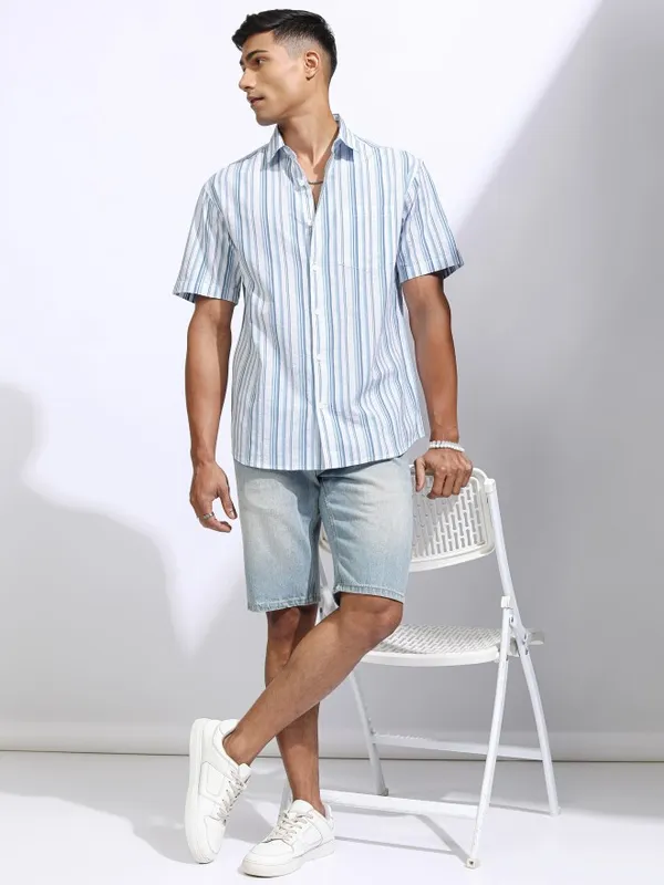 Locomotive Men Blue Striped Slim Fit Casual Shirt