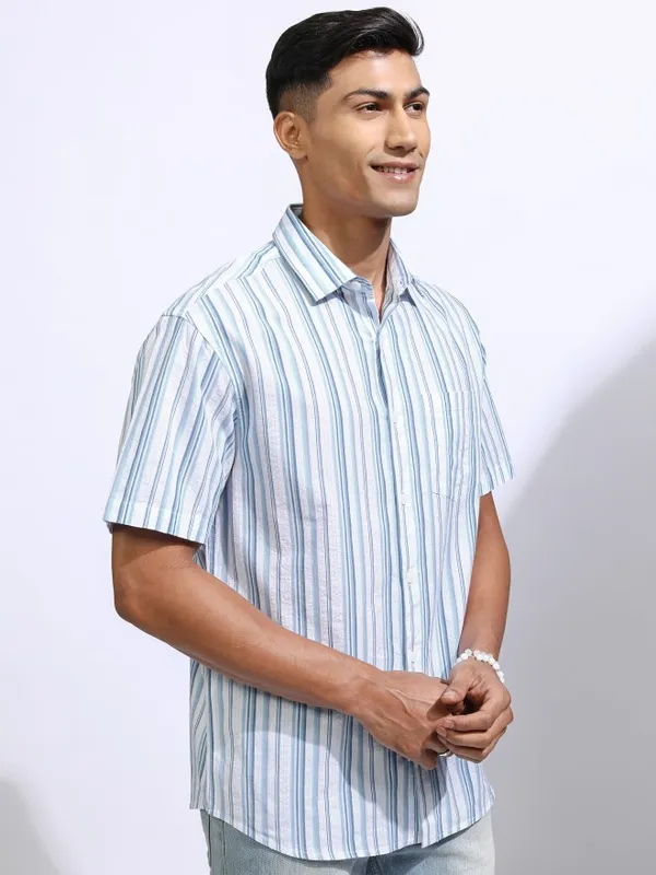 Locomotive Men Blue Striped Slim Fit Casual Shirt