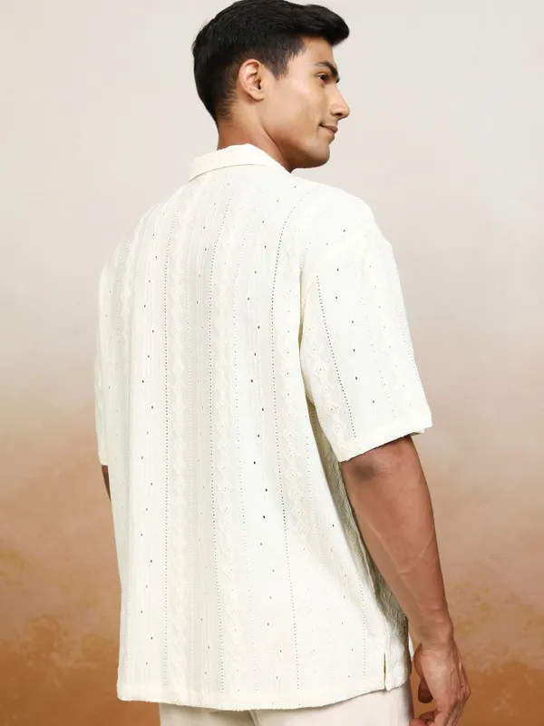 Locomotive Men Cream Textured Oversized Fit Casual Shirt