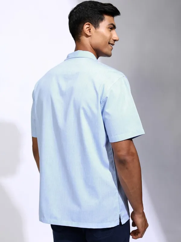 Locomotive Men Blue Solid Relaxed Fit Casual Shirt