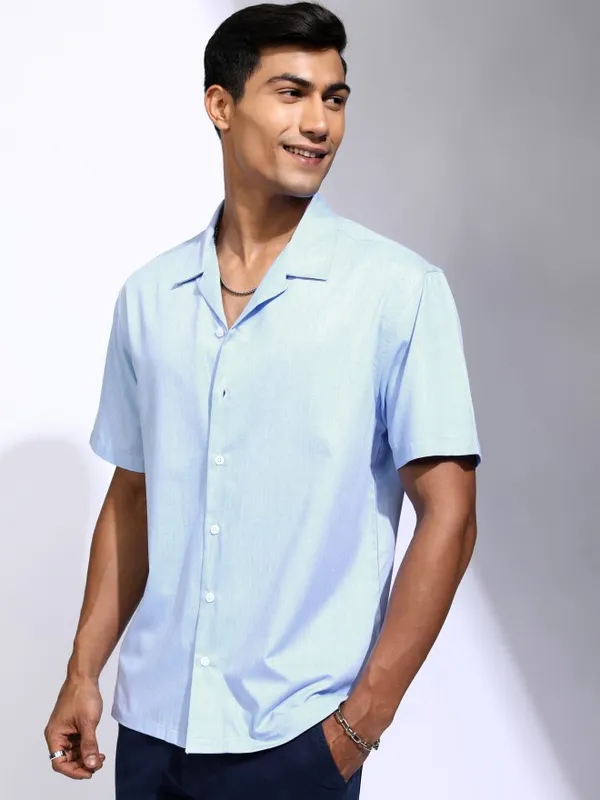 Locomotive Men Blue Solid Relaxed Fit Casual Shirt