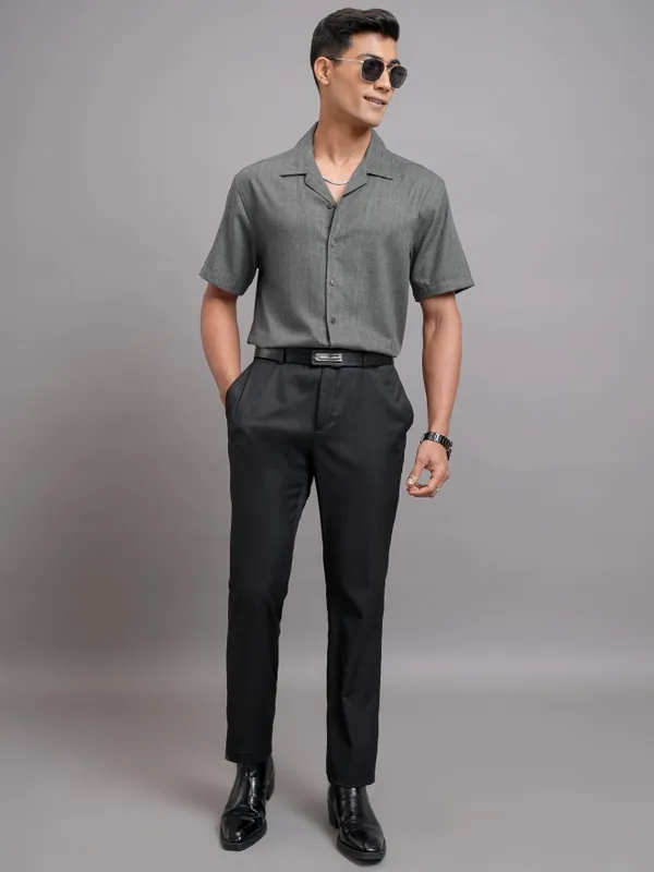 Locomotive Men Grey Solid Relaxed Fit Casual Shirt