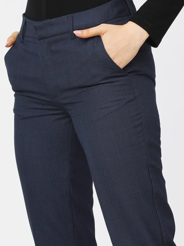 Tokyo Talkies Women Navy Blue Checked Regular Fit Casual Trouser