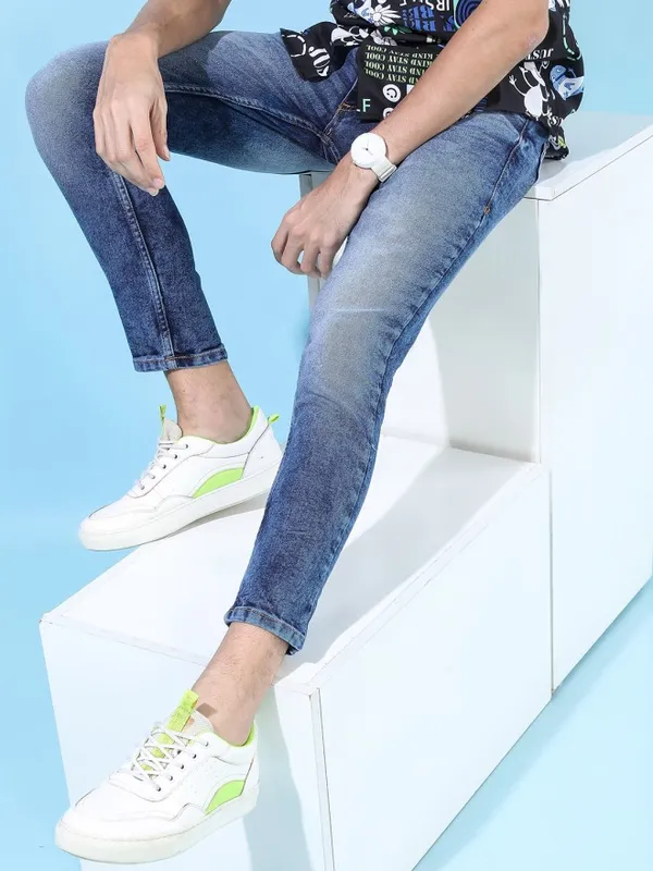Men Tapered Fit Jeans