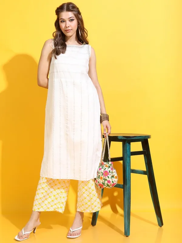 Vishudh Women Yellow Printed Straight Palazzos