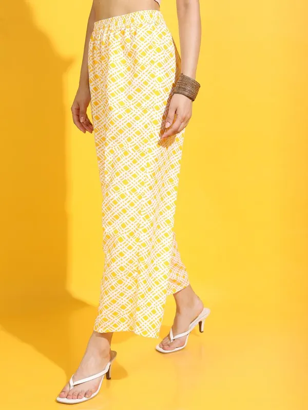 Vishudh Women Yellow Printed Straight Palazzos