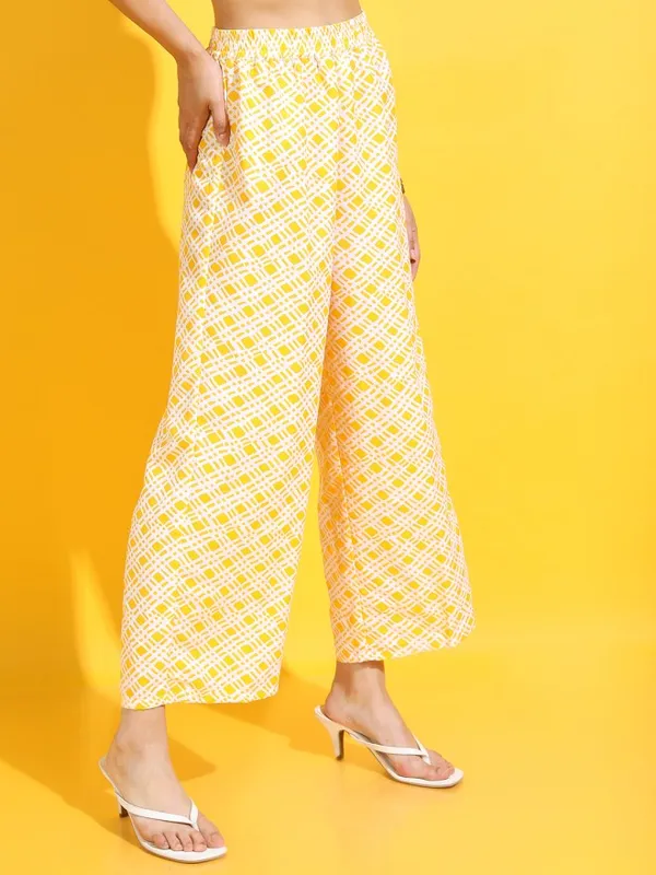 Vishudh Women Yellow Printed Straight Palazzos