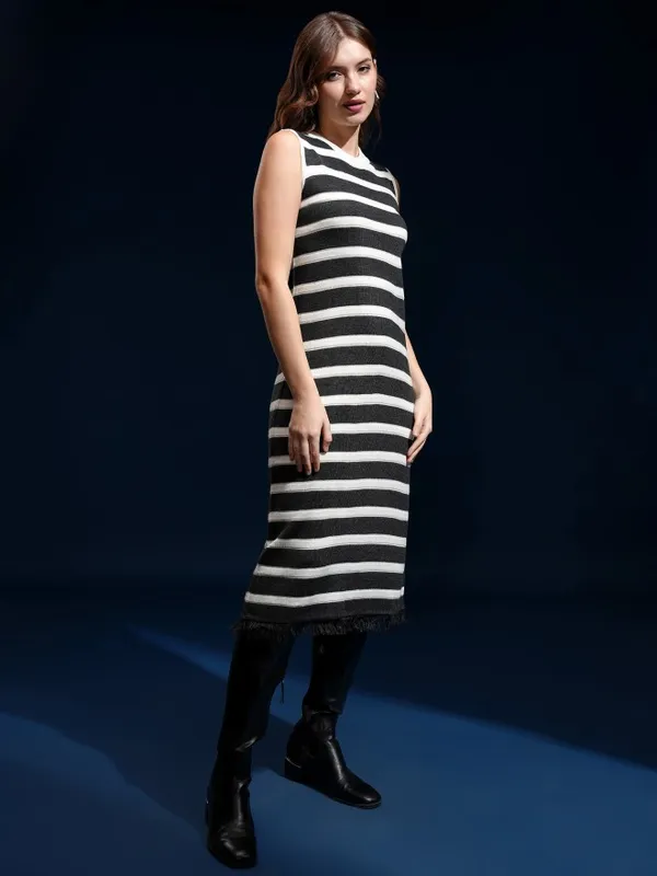 Tokyo Talkies Women Grey Striped Sheath Dress