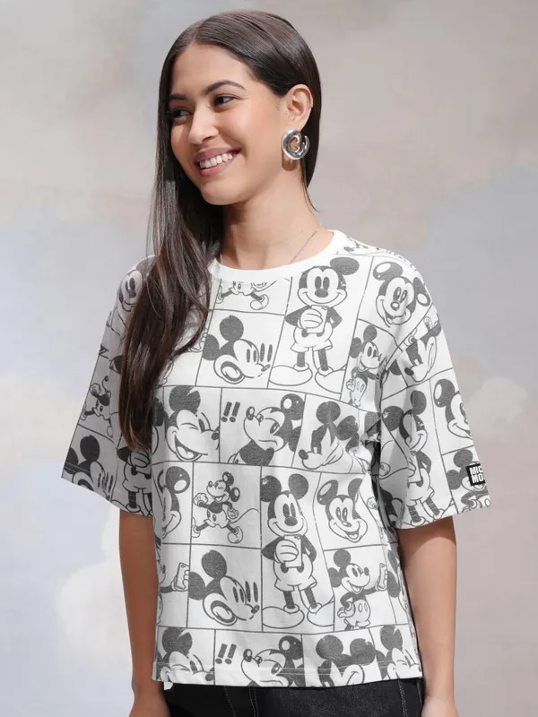 Disney By Tokyo Talkies Women White Mickey Mouse Printed Round Neck T-Shirt