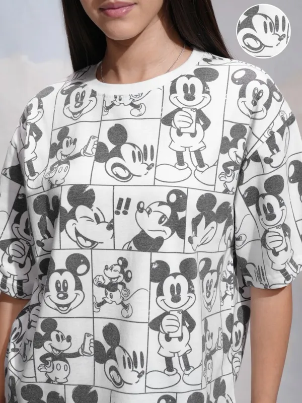Disney By Tokyo Talkies Women White Mickey Mouse Printed Round Neck T-Shirt