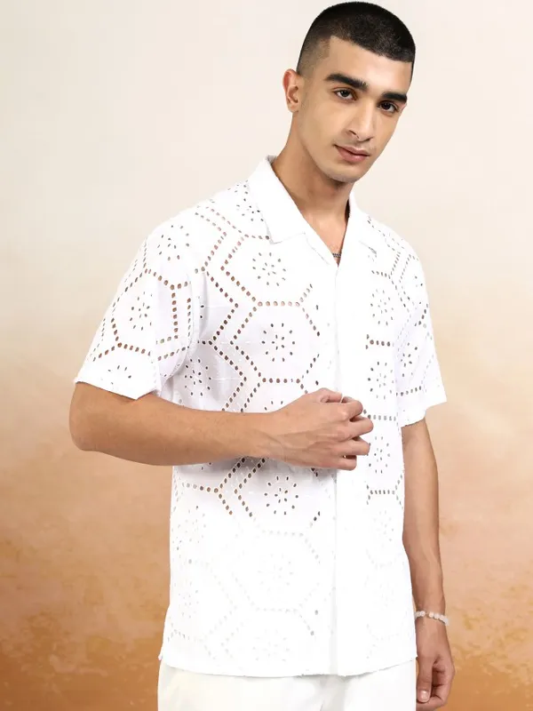 Highlander Men White Textured Relaxed Fit Casual Shirt