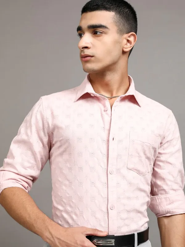 Highlander Men Pink Textured Regular Fit Casual Shirt