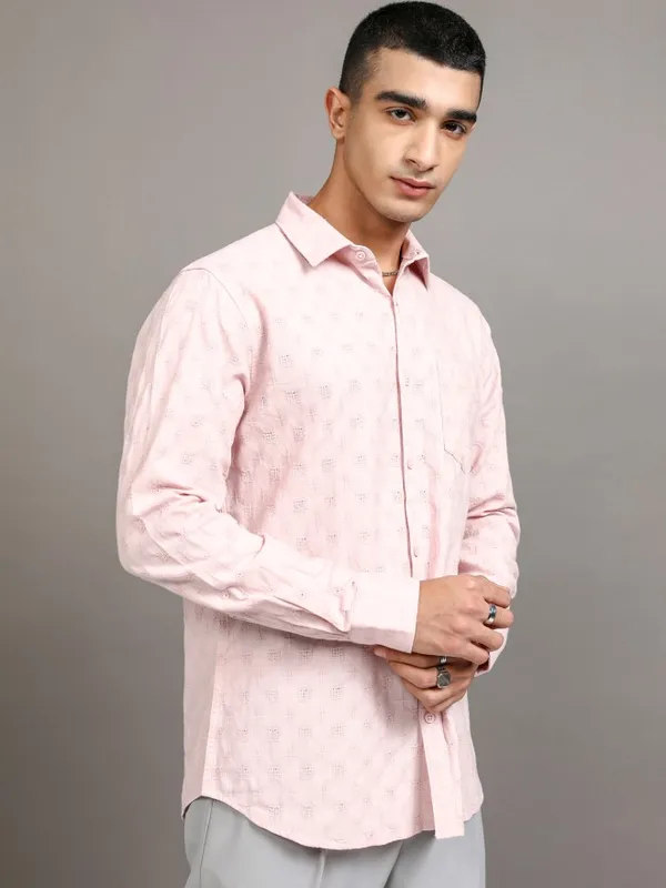 Highlander Men Pink Textured Regular Fit Casual Shirt