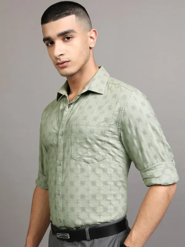 Highlander Men Green Textured Regular Fit Casual Shirt