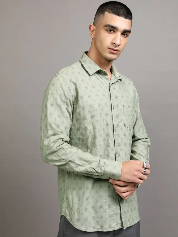 Highlander Men Green Textured Regular Fit Casual Shirt
